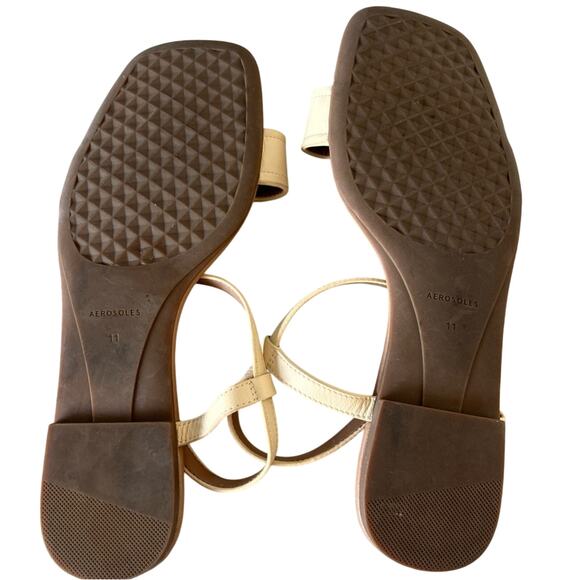 NWOT AEROSOLES Yoyo Beige Leather Women’s Sandals - Picture 2 of 2